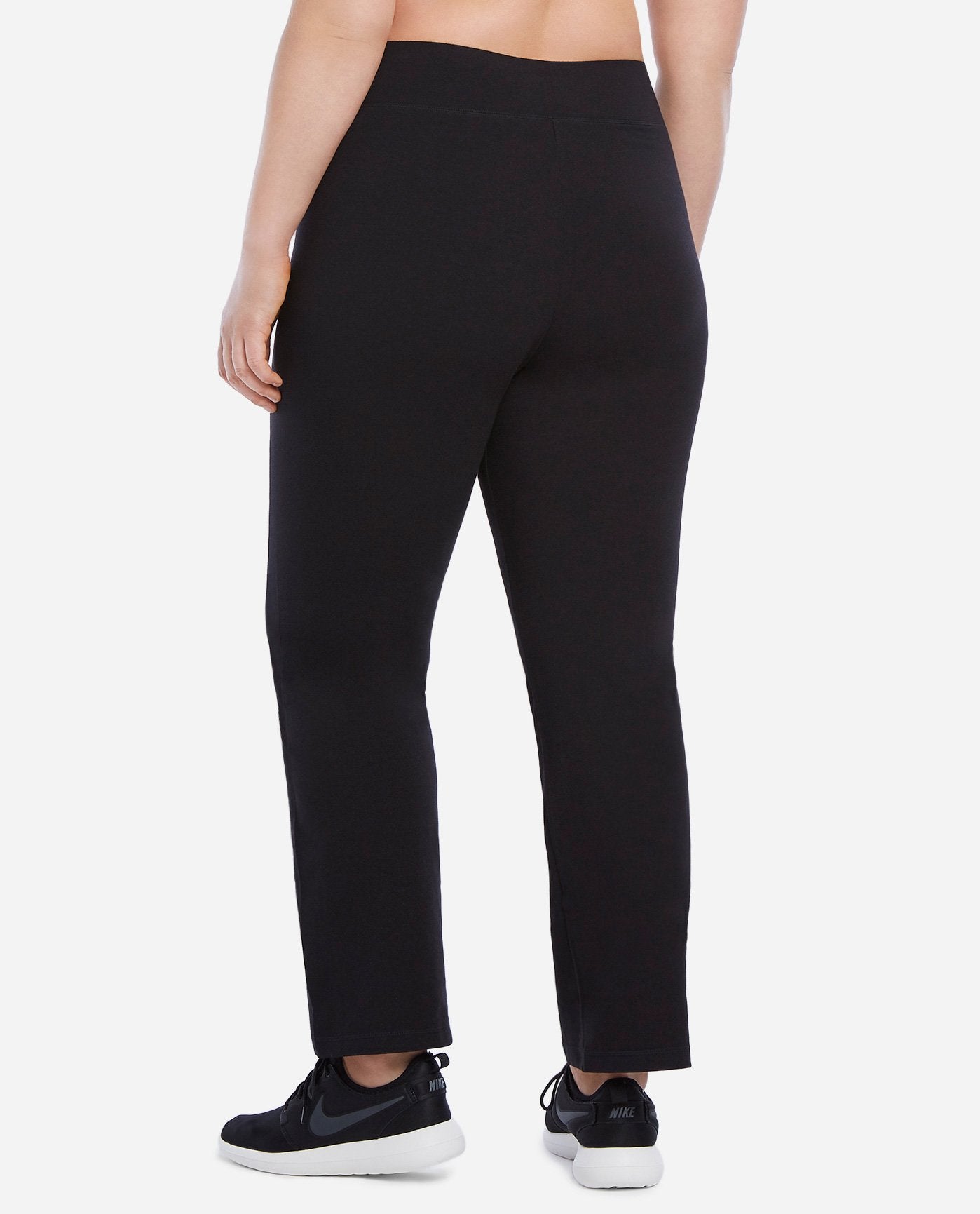 These $29 Yoga Pants With Pockets Have 13,000+ 5-Star Amazon Reviews