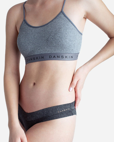 Danskin 36C on tag Sister sizes: 38B, 34D Thin pads  Wireless Adjustable  strap Back closure Php150 All items are from US Bale., Women's Fashion,  Undergarments & Loungewear on Carousell
